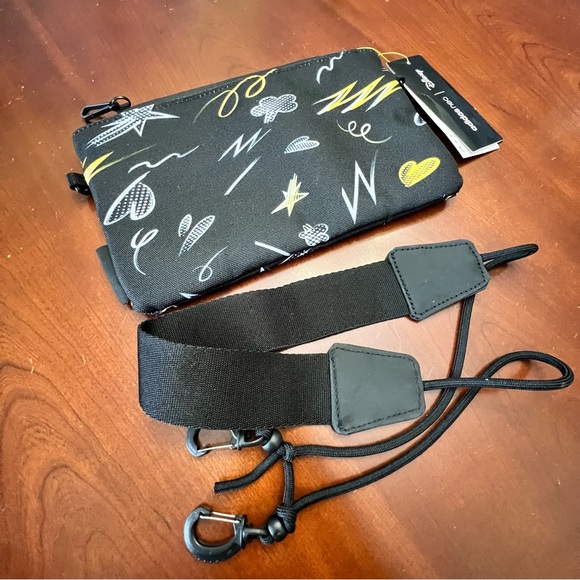NEW Adidas x Disney Mickey Crossbody Zip Purse Bag Limited Edition Black 9x6”x1” - Picture 11 of 17